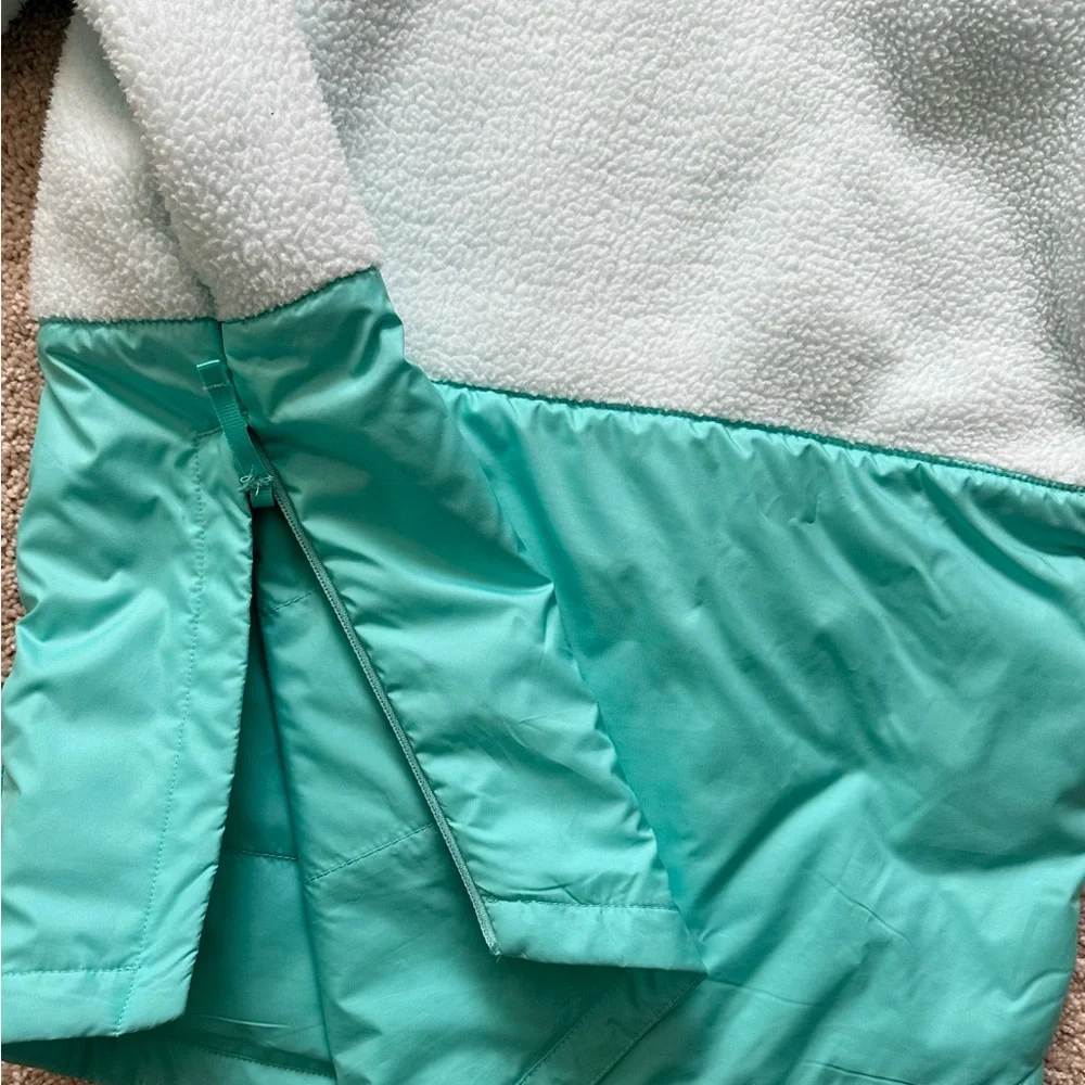 Girls North Face Pullover Size Medium(10-12) - Picture 6 of 6